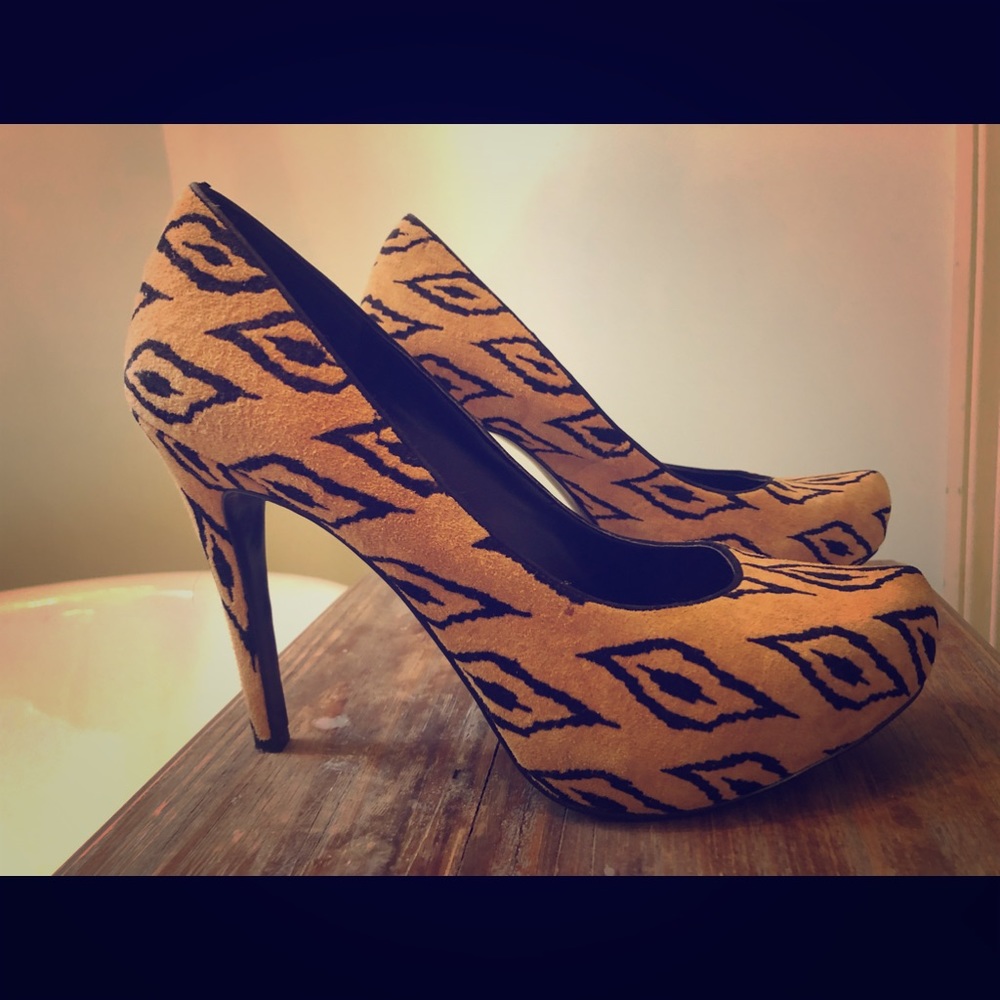 BCBG Generation 4 inch Heel🖤⚜️